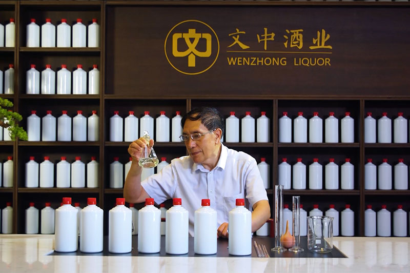 勾兌酒對(duì)身體有什么傷害？行業(yè)亂象成為了罪魁禍?zhǔn)祝?></a>
      <div   id=
